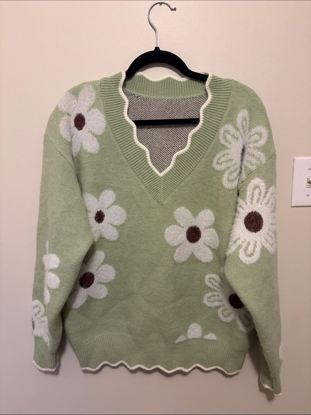 Light Green Daisy V-Neck Sweater - Women's Floral Knit